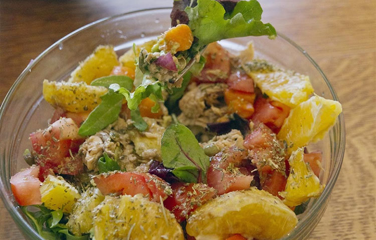 ফ্ল্যেক্সিটেরিয়ান ডায়েট : মূলত ভোজনরসিকদের জন্যই এই ডায়েট। ফ্যাট জাতীয় খাবার ছাড়া বাকি সব ধরনের শাক-সবজি, তরি-তরকারি, মাছ-মাংসই খাওয়া যায় এই ডায়েটে।