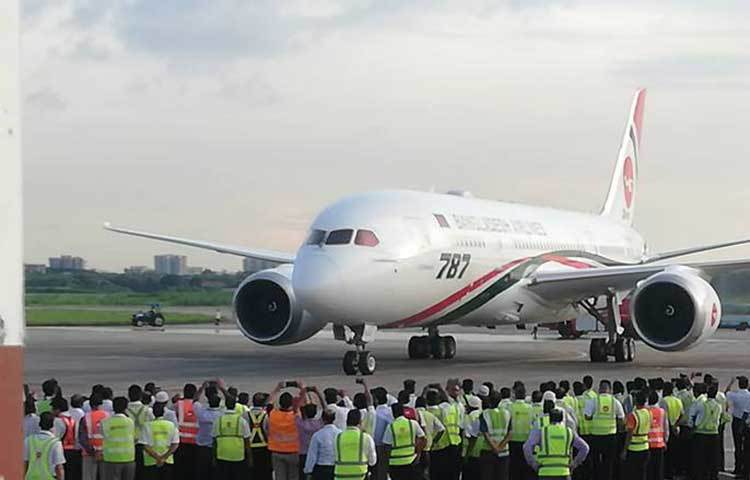 এ উড়োজাহাজ যুক্ত হওয়ার মধ্যদিয়ে বাংলাদেশ বিমানের বহরে উড়োজাহাজের সংখ্যা দাঁড়ালো ১৫টি।