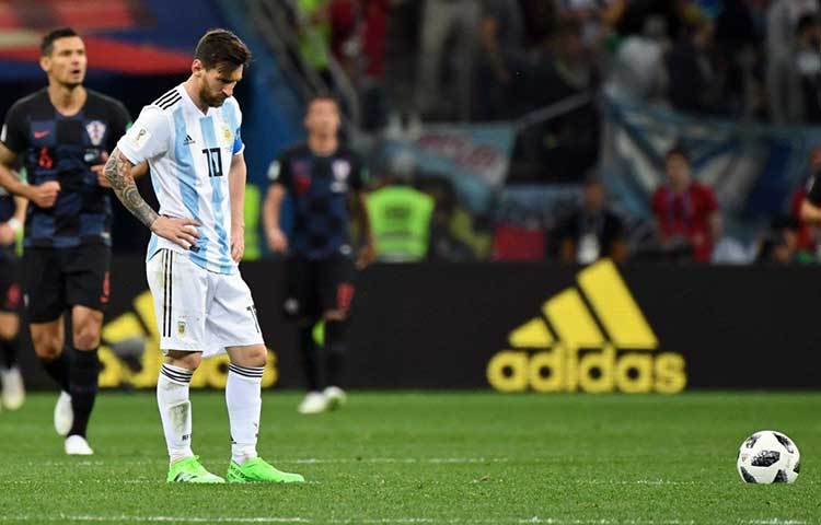 ক্রোয়েশিয়ার কাছে হারের পর একদম ভেঙে পড়েছিল আর্জেন্টিনা শিবির। আত্মবিশ্বাসটাই যেন উড়ে গিয়েছিল দল থেকে। নাইজেরিয়াকে হারিয়ে সেটাই ফিরে এসেছে দি’মারিয়াদের মধ্যে। বিশ্বাস ফিরে পেয়ে নতুন করে বিশ্বকাপ অভিযান শুরু করতে মরিয়া হিগুয়াইনরা।