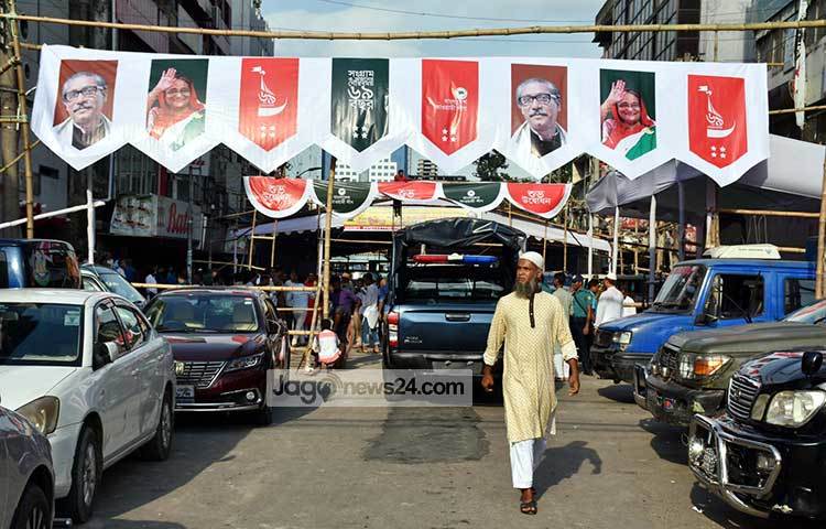 আওয়ামী লীগের কেন্দ্রীয় কার্যালয় উদ্বোধন উপলক্ষে বঙ্গবন্ধু এভিনিউ সাজানো হয়েছে। ছবি : বিপ্লব দিক্ষিৎ