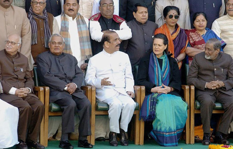 কংগ্রেস ছাড়া দেশ চলে না। এই মিথ ভেঙে তিনিই প্রথম প্রধানমন্ত্রী যিনি পাঁচ বছর অকংগ্রেসী সরকার চালিয়েছেন।