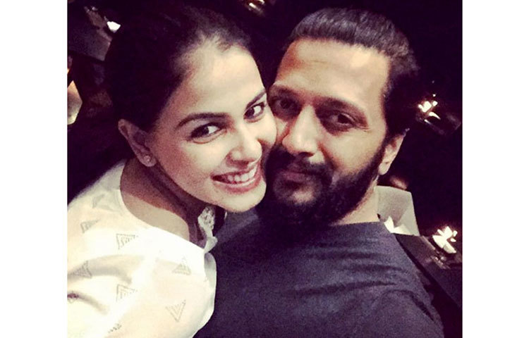 রিতেশ দেশমুখের সঙ্গে বিয়ের পর আর অভিনয়ে দেখা যায়নি জেনেলিয়া ডি’সুজাকে।