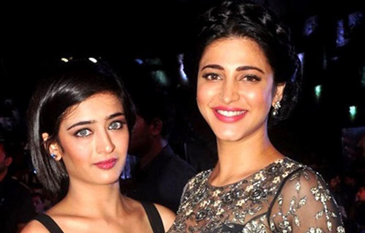 শ্রুতি হাসান ও অক্ষরা হাসান : কিংবদন্তি অভিনেতা কমল হাসানের দুই মেয়ে। শ্রুতি কাজ করছেন বলিউডে। অক্ষরা কাজ করছেন দক্ষিণ ভারতীয় ছবির জগতে। দু’জনেই বেশ জনপ্রিয়।