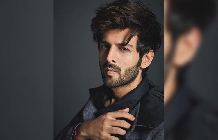 কার্তিক আরিয়ান : অভিনয়ের পাশাপাশি এই অভিনেতা বায়ো-টেকনলজিতে ইঞ্জিনিয়ারিং পাস করেন।