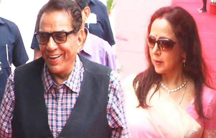 ধর্মেন্দ্র : ‘তুম হাসি, ম্যায় জওয়ান’-এর সেটে আলাপ হেমা মালিনীর সঙ্গে। তখন ধর্মেন্দ্র বিবাহিত। রয়েছে দুই সন্তানও। পরবর্তীতে ভেঙে যায় ধর্মেন্দ্রর প্রথম বিয়ে। ধর্মেন্দ্র বিয়ে করেন বলিউডের ‘ড্রিম গার্ল’-কে।