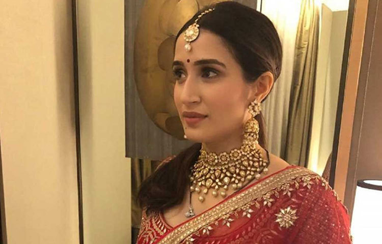 সাগরিকা ঘাটগে : চাক দে ইন্ডিয়া গার্ল কিন্তু কোলাপুরের রাজপরিবারের সদস্যা। তার বাবা বিজয় সিংহ ঘাটগে কোলাপুরের কাহাল রাজপরিবারের প্রধান উত্তরসূরি। কাজেই ক্রিকেটার জাহির খানের স্ত্রী সাগরিকাকে রাজকন্যা বলতে ক্ষতি নেই।