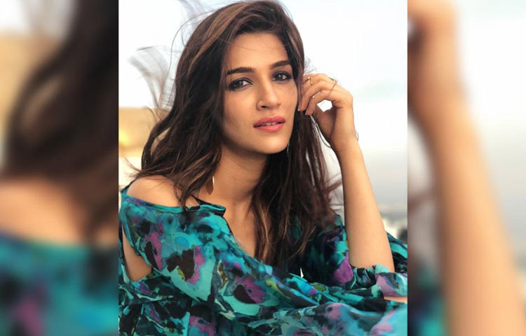 কৃতি শ্যানন : তিনি বিটেক পাশ করেন নয়ডার জেপি ইনস্টিটিউট অফ ইনফরমেশন থেকে।