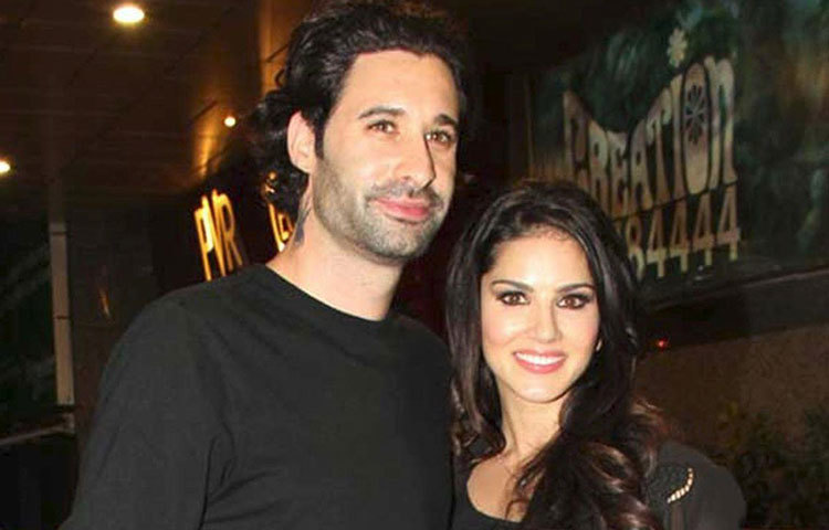 সানি লিওন : পর্ন ফিল্মে অভিনয় করার সময়ই ড্যানিয়েলের সঙ্গে তার পরিচয়। বিয়েও করেন এর পরেই। বলিউডে আসতে তার পরও অনেকটা সময় নিয়েছেন সানি। তবে এখন তাকে আর পিছনে ফিরে তাকাতে হয় না। আর তার এই পুরো জার্নিতে পাশে থেকেছেন স্বামী ড্যানিয়েল।