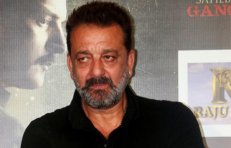 সঞ্জয় দত্ত : মা, নার্গিস ও পরে স্ত্রী রিচার মৃত্যুতেই যেন জীবনের ব্যালেন্স হারিয়ে ফেলেছিলেন সঞ্জু। মাদকাসক্ত হয়ে পড়েন অভিনেতা।