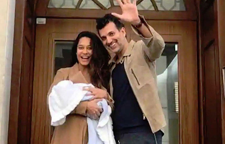 ২০১৬ সালে প্যারিসে বেশ ফিল্মি কায়দায় মডেল এবং অভিনেত্রী লিসা হেডেনকে বিয়ের প্রস্তাব দেন পাকিস্তানের টেলিকম টাইকুন দিনো লালভানি। হাঁটু গেড়ে বসে প্রপোজ করেন লিসাকে। তার এক বছর পর ইউরোপেই তারা বিয়ে করেন। জ্যাক নামে তাদের একটি পুত্র সন্তানও আছে তাদের।