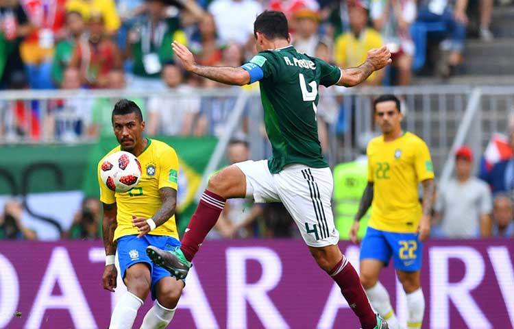 অসাধারণ গতি : ব্রাজিলীয় গতির বিরুদ্ধে প্রথমার্ধে লড়াই চালালেও সময় যতই এগিয়েছে, ততই পিছিয়ে পড়েছে মেক্সিকো। ম্যাচের দ্বিতীয়ার্ধে দু’দলের মধ্যে পার্থক্য গড়ে দিয়েছিল এই গতি আর ছন্দ।