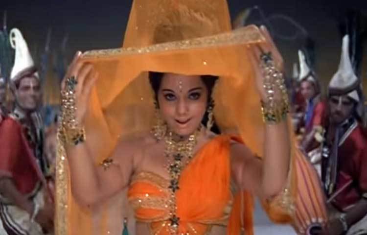 মুমতাজ : ২০০০ সালে ব্রেস্ট ক্যানসার ধরা পড়ে এই বর্ষীয়ান অভিনেত্রীর। কিন্তু, ৫৪ বছর বয়সেই তিনি ক্যান্সার-মুক্ত হয়ে যান।