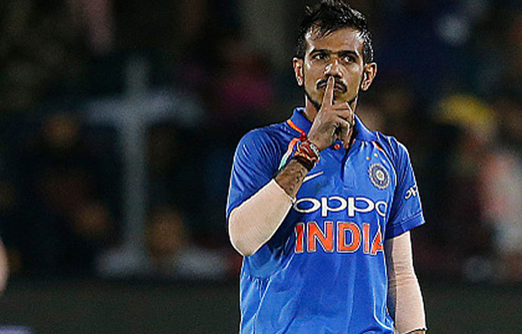 যুজবেন্দ্র চাহাল : প্রথম ম্যাচে সফল হলেও কুল-চা জুটি শেষ ম্যাচে তেমন কিছু করতে পারেনি। আজকের ম্যাচ জেতার জন্য চাহালের দিকে তাকিয়ে থাকবেন অধিনায়ক।