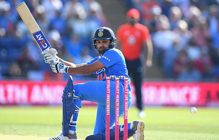 রোহিত শর্মা : আগের ম্যাচে সফল হননি। যদিও এই মুহূর্তে ভারতীয় দলের অন্যতম সেরা ওপেনার। ফর্মে থাকলে তিনি বিপক্ষ দলের কাছে বিপজ্জনক হয়ে উঠতে পারেন।