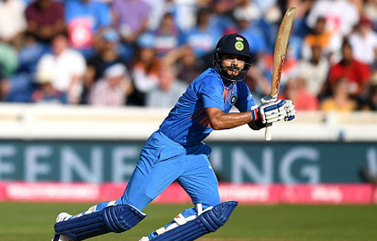 বিরাট কোহলি : আগের ম্যাচে রানে ফেরার ইঙ্গিত দিয়েছেন। আজকের ম্যাচে তার ব্যাট থেকে বড় রানের আশায় থাকবে টিম ইন্ডিয়া।