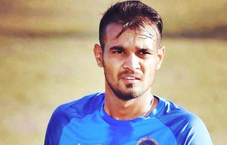 সিদ্ধার্থ কল : গত ম্যাচে দুরন্ত বল করেছেন বুমরা। আজ হয়ত তার বদলে সিদ্ধার্থকে দলে নেওয়া হতে পারে।