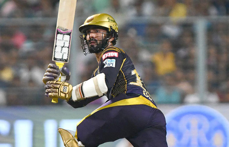 দীনেশ কার্তিক : গত ম্যাচে সুযোগ পেয়েছিলেন মণীশ পাণ্ডে। তবে ব্যাট করার সুযোগ পাননি। আজ তার বদলে নাইট অধিনায়কের সুযোগ পাওয়ার সম্ভাবনা প্রবল।