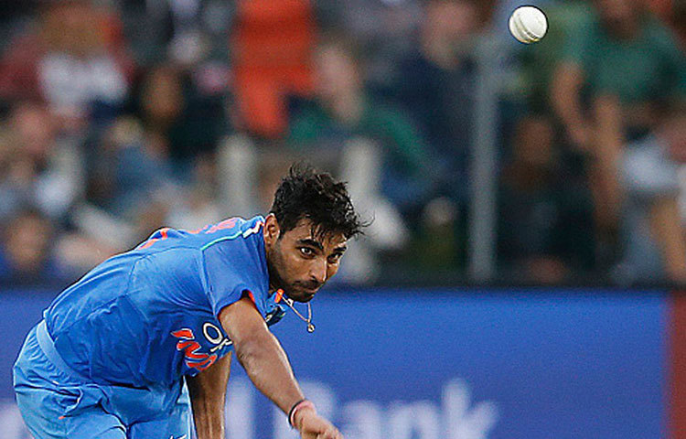 ভুবনেশ্বর কুমার : সামান্য চোট আঘাতের সমস্যা রয়েছে। যদিও দলের আশা তিনি খেলছেন। সে ক্ষেত্রে পেস আক্রমণের নেতৃত্ব ভুবনেশ্বরের উপরই থাকবে।