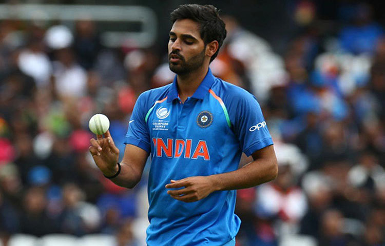 ভুবনেশ্বর কুমার : চোটের জন্য গত ম্যাচে খেলতে পারেননি। তবে টিম সূত্রে খবর, আজকে বল করতে দেখা যাবে তাকে। অনুশীলনেও দেখা গিয়েছে ভারতীয় দলের অন্যতম ভরসার এই খেলোয়াড়কে।