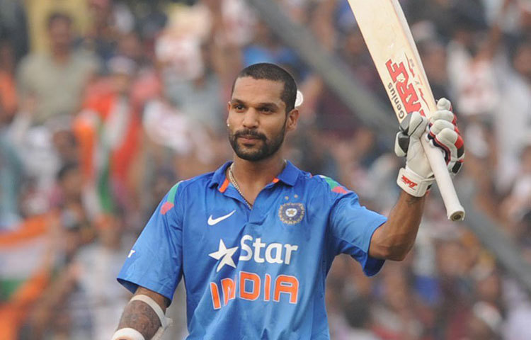 শিখর ধবন : রোহিতের সঙ্গে শুরুতে থাকছেন ধবন। দেশের হয়ে শেষ দুই ম্যাচে তেমন রান না পেলেও আইপিএলে দুরন্ত ফর্মে ছিলেন শিখর। ইংল্যান্ডে ভাল ফল করতে তার চওড়া ব্যাটের ভরসা দরকার কোহালিদের।