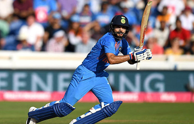 বিরাট কোহলি : অধিনায়ক কোহলি শুধু ভারতের নয়, এই মুহূর্তে বিশ্বের অন্যতম সেরা ব্যাটসম্যান। লোকেশকে তিনে নামাতে প্রয়োজনে আজ চার নম্বরে খেলতে পারেন। সে ক্ষেত্রে শেষ পর্যন্ত তিনি ক্রিজে থাকলে বড় রান ওঠার সম্ভাবনা যথেষ্টই।