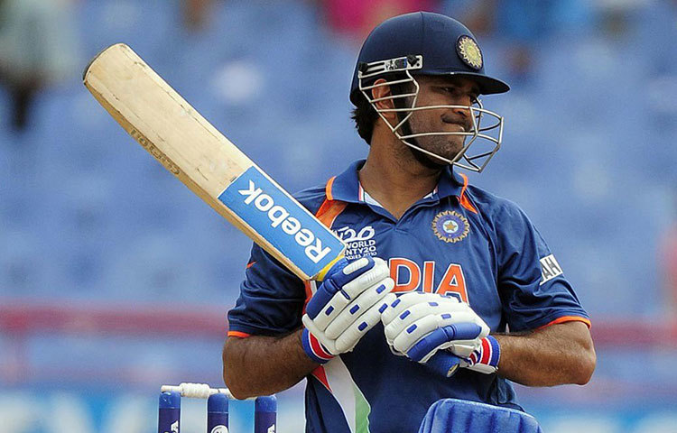 মহেন্দ্র সিং ধোনি : কোহলির অধিনায়কত্বে ক্যারিয়ারের সম্ভবত শেষ ইংল্যান্ড সফর স্মরণীয় করে রাখতে আজ থেকেই শুরু করতে হবে ‘মাহি মার রাহা হ্যায়’।