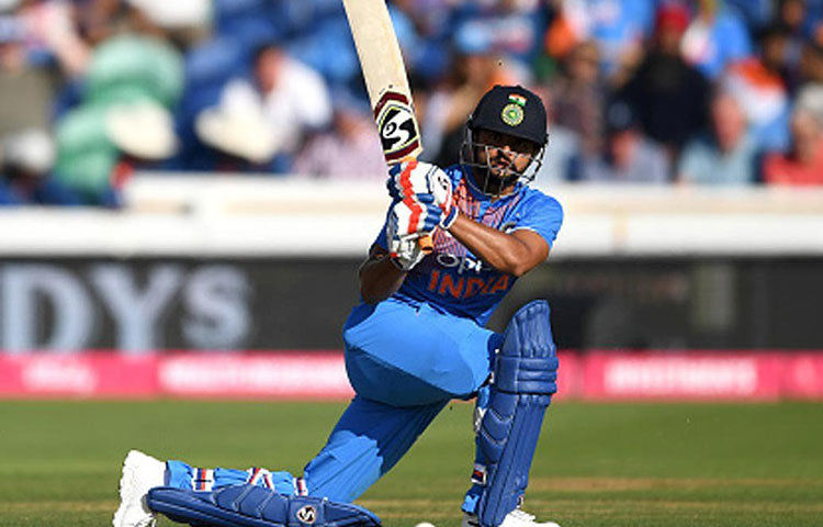 সুরেশ রায়না : আগের ম্যাচে ব্যাট করার সুযোগ পাননি। বল করেছেন। আজও অলরাউন্ডার সুরেশ দলের পক্ষে কার্যকর হয়ে উঠতে পারেন।