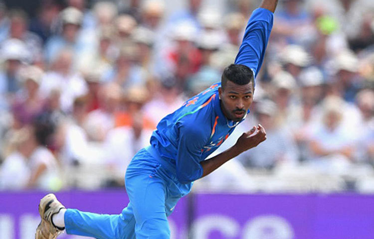 হার্দিক পান্ডে : অলরাউন্ডার হার্দিক কেবল দ্রুত রান তুলেতে পারেন তা নয়, বোলিং হাতটাও বেশ। বাড়তি পাওনা তার ফিল্ডিং। শেষ দিকে দ্রুত রান তোলার ক্ষেত্রে তার ভূমিকা কার্যকর হতে পারে।