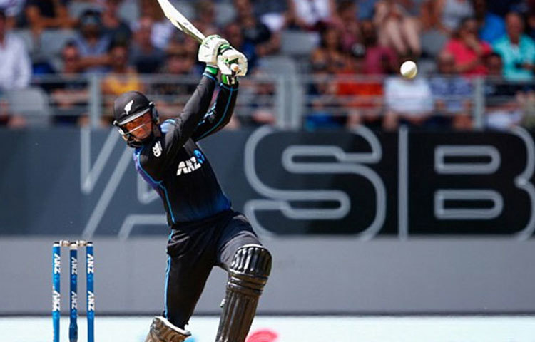 মার্টিন গাপ্টিল : তিনি নিউজিল্যান্ডের খেলোয়াড়। মার্টিন ২৭৪টি ছয় মেরেছেন, ২৮১ ম্যাচ খেলে।