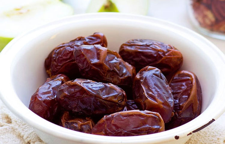 গ্লুকোজের অভাব দূর করে : শরীরে গ্লুকোজের অভাব খেজুর দ্রুত পূরণ করতে সাহায্য করে।