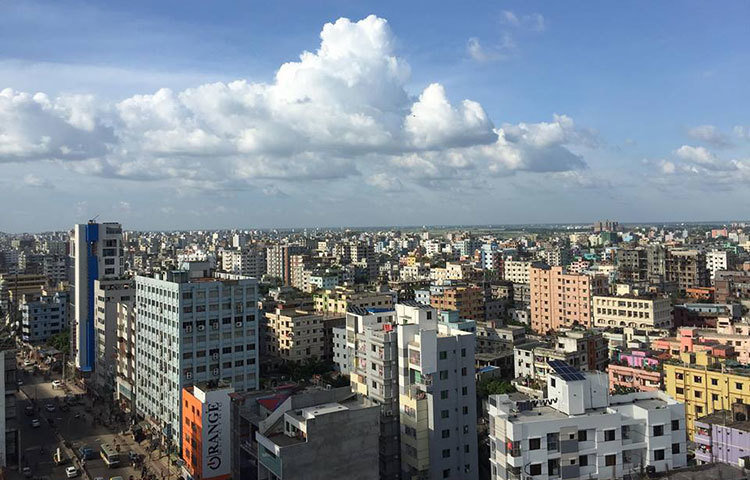 এই মেঘ দেখে বলতে ইচ্ছে করছে, ‘ও সাদা মেঘ তোর বাড়ি কোথায়?’ ছবি : রবিউল ইসলাম পলাশ