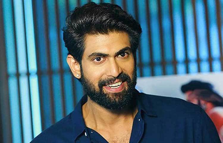 রানা দগ্গুবাটি : দক্ষিণী ছবি ছাড়াও বলিউডেরও বেশ জনপ্রিয় মুখ রানা দগ্গুবাটি। ‘বাহুবলী’তে বল্লালদেবের চরিত্রে অভিনয় করে ইতিমধ্যেই ভূয়সী প্রশংসা কুড়িয়েছেন তিনি। অভিনয়ের পাশাপাশি একটি ট্যালেন্ট ম্যানেজমেন্ট সংস্থার হয়েও কাজ করেন রানা।