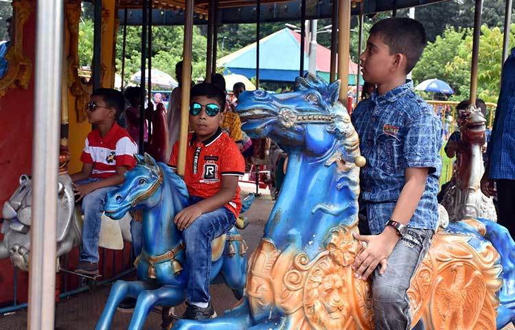 ঈদের ছুটিতে আনন্দ ভুবনে শিশুরা। এখানে আসতে পেরে সবাই খুশি। ছবি : বিপ্লব দিক্ষিৎ