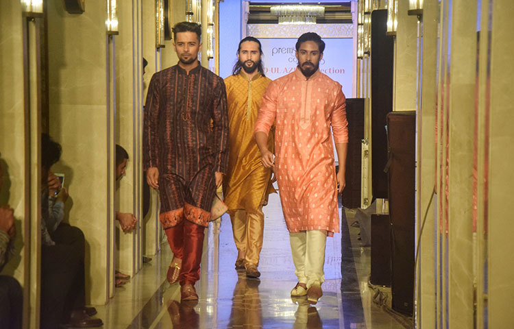 বিভিন্ন ডিজাইনের পাঞ্জাবিও এনেছে প্রেম কালেকশন। ছবি : মাহবুব আলম