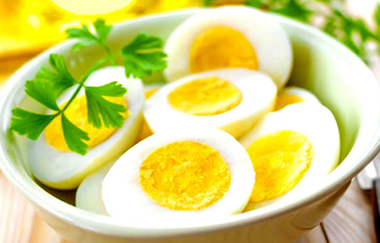 ডিমের সাদা অংশ : ঠান্ডা লেগে গলায় ব্যথা হওয়া একটি স্বাভাবিক ঘটনা। এই সমস্যা দূর করতে সহায়তা করে ডিমের সাদা অংশ। কারণ ডিমের সাদা অংশ গলার ভেতরের গ্ল্যান্ড ফুলে যাওয়া কমায় এবং সংক্রমণ দূর করে।