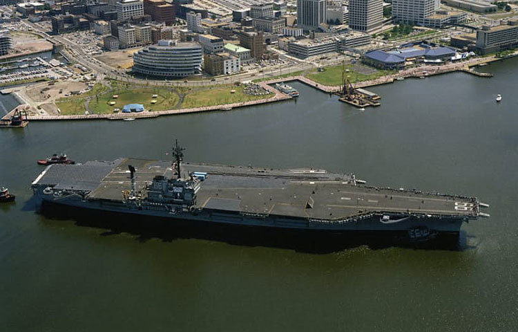 ৩.৪ বিলিয়ন ডলার ব্যয়ে মার্কিন যুক্তরাষ্ট্রের ‘ইউএসএস আমেরিকা’ নামে এ বিমানবাহী রণতরীটি নির্মিত হয়েছে। রণতরীটি গ্যাস টারবাইন জেনারেটরের সাহায্যে পরিচালিত হয়। এর অপারেশনাল রেঞ্জ ১১ হাজার নটিক্যাল মাইল। এতে ৩৪টি বিমান অবস্থান করতে পারে।