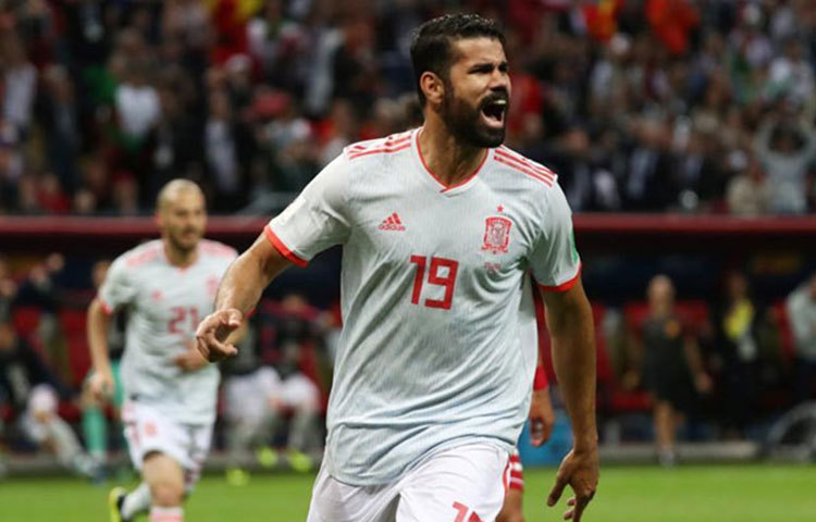 ডিয়েগো কোস্তা (স্পেন) : ৩ গোল করেছেন।