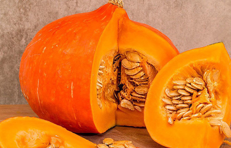 কুমড়া : বেশি ফাইবার আর কম ক্যালোরির খাবার হল কুমড়ো। ভুঁড়ি কমাতে রোজ ডায়েটে কুমড়া রাখার উপদেশ দেন বিশেষজ্ঞরা। এ ছাড়া কুমড়ার অন্যতম বৈশিষ্ট্য, এটি ক্যানসার প্রতিরোধক। তাই রোজের খাবারে কুমড়া রাখুন।