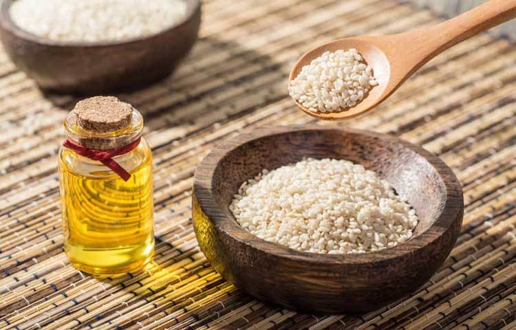 তিলের তেল : প্রতিদিন এই তেল ভালো করে পায়ে মালিশ করুন।