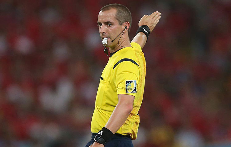 ২০১৮ বিশ্বকাপের জন্য মোট ৩৬ জন রেফারি এবং ৬৩ জন অ্যাসিস্ট্যান্ট রেফারি নিয়োগ করেছেন ফিফা কর্তৃপক্ষ।