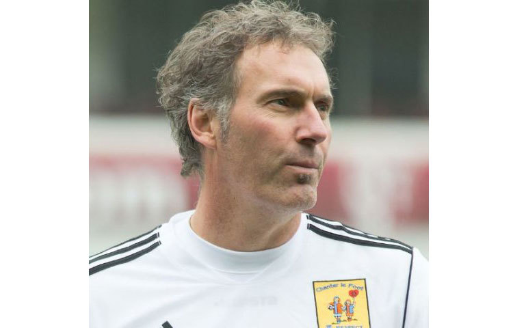 বার্থেজের মাথায় চুমু খেতেন ডিফেন্ডার ব্লাঁ।