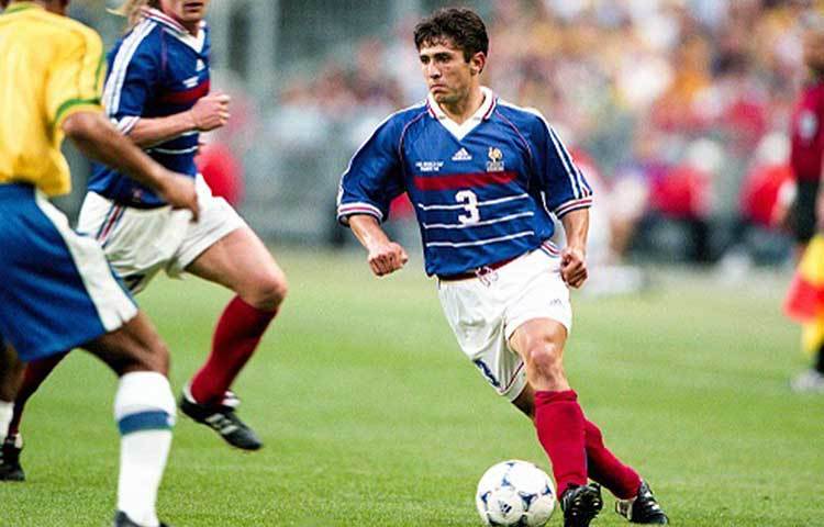 বি লিজারাজু : বিশ্বজয়ী ফ্রান্সের গুরুত্বপূর্ণ ডিফেন্ডার। ইতালির বিরুদ্ধে পেনাল্টি মিস করে খবরে চলে এসেছিলেন। দেশের হয়ে ৯৭ ম্যাচ খেলা বায়ার্ন মিউনিখের এই ডিফেন্ডার বর্তমানে এক জন নামজাদা ফুটবল বিশেষজ্ঞ।