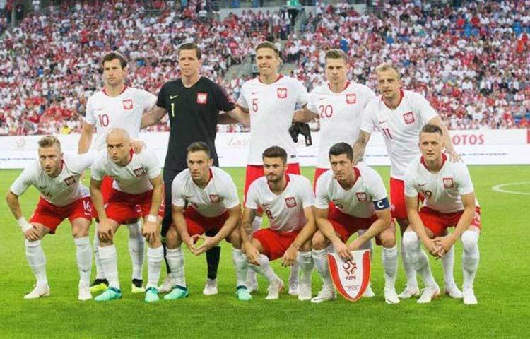 এই প্রথম ইউরোপ এবং এশিয়া এই দু’টি উপমহাদেশ ঘিরে বিশ্বকাপ হচ্ছে। এবং এবারই প্রতিটি দেশ অতিরিক্ত সময়ে চতুর্থ পরিবর্তে খেলোয়াড় নামাতে পারবে।