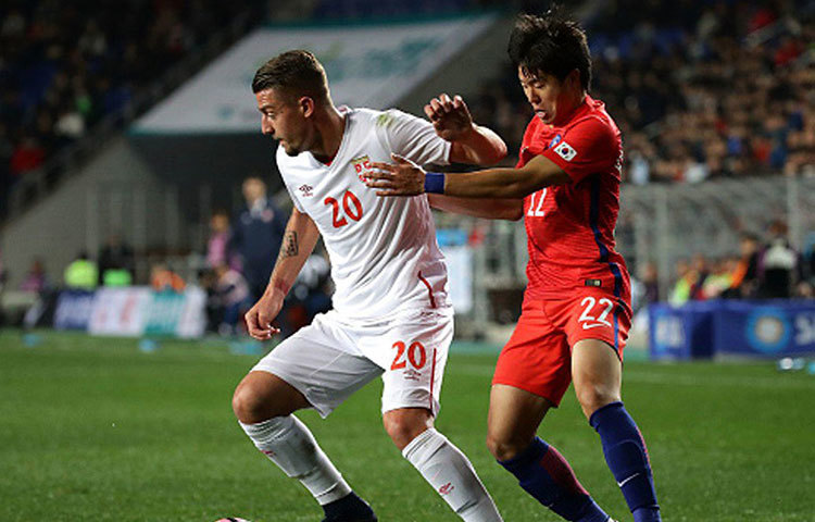 সের্গেজ মিলিনকোভিচ-স্যাভিচ, সার্বিয়া : সার্বিয়ার অন্যতম শক্তিশালী মিডফিল্ডার। তেইশ বছরের এই ফুটবলারটির সারা মাঠ জুড়ে খেলার ক্ষমতা রয়েছে। সার্বিয়ার অনূর্ধ্ব ১৯ দলের অন্যতম গুরুত্বপূর্ণ ফুটবলার হিসেবে ২০১৩ সালের অনূর্ধ্ব ১৯ চ্যাম্পিয়নশিপে নজর কেড়েছিলেন প্রথমবার।