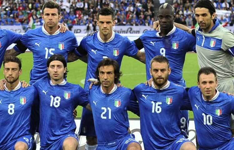 উরুগুয়ের এই রেকর্ড টেকে ৮ বছর। ১৯৩৮ সালের ফ্রান্স বিশ্বকাপে চ্যাম্পিয়ন হয় ইতালি। ফাইনালে হাঙ্গেরিকে হারায় তারা। ইতালিই একমাত্র দল যারা একই ম্যানেজারের কোচিংয়ে পর পর দু’বার বিশ্বকাপ জেতে।