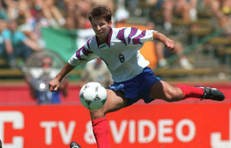 বিশ্বকাপে এক ম্যাচে সবচেয়ে বেশি গোলের রেকর্ড রয়েছে রাশিয়ার ওলেগ সালেঙ্কোর। ১৯৯৪ সালে ক্যামেরুনের বিরুদ্ধে ৫ গোল করেছিলেন তিনি।