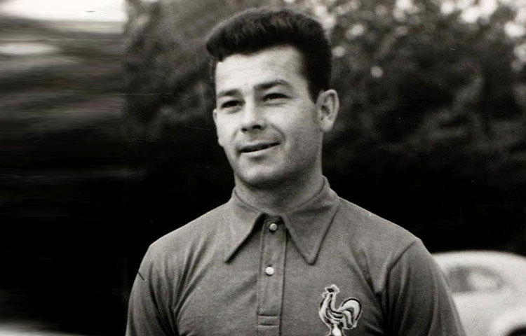 জাস্ট ফন্টেন : ১৯৫৮ সুইডেন বিশ্বকাপের তৃতীয় স্থান নির্ণয়ের ম্যাচ। খেলা তদানীন্তন পশ্চিম জার্মানি এবং ফ্রান্সের। ৬-৩ গোলে ম্যাচ জেতে ফ্রান্স। একাই ৪ গোল করেন ফন্টেন।