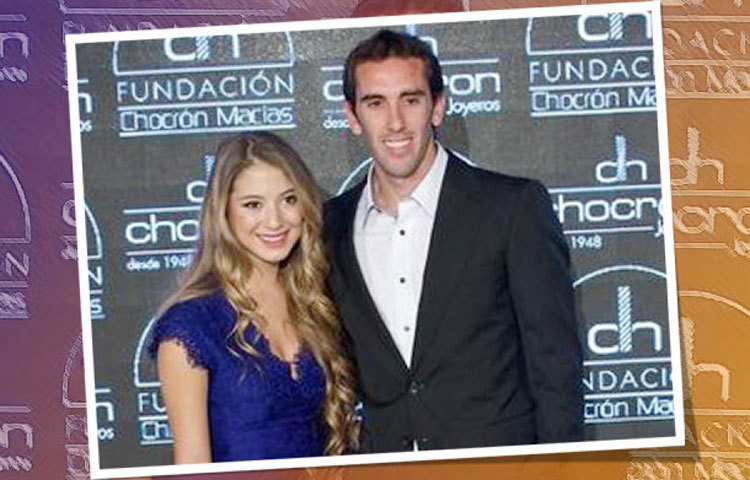 উরুগুয়ের ক্যাপ্টেন দিয়েগো গোডিন সোফিয়া হেরেরাকে ডেট করছেন বলে শোনা যায়।