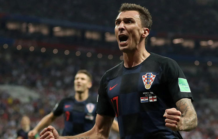 অতিরিক্ত সময়ে ভয়ঙ্কর আক্রমণাত্মক হয়ে উঠলেন ক্রোয়েশিয়ার খেলোয়াড়রা। ১০৯ মিনিটে গোল করলেন। এর নেপথ্যেও পেরিসিচ।