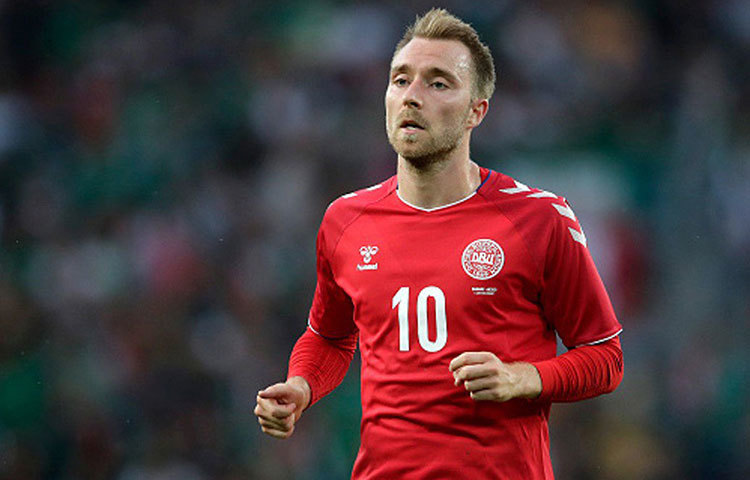 ক্রিশ্চিয়ান এরিকসন, ডেনমার্ক : মিডফিল্ডার হিসেবে নজরকাড়া সাফল্য রয়েছে। ছাব্বিশ বছরের ফুটবলারটি ২০১০ সালে প্রথমবার জাতীয় দলে সুযোগ পান। ২০১৮ বিশ্বকাপের যোগ্যতা নির্ধারণ ম্যাচে আয়ারল্যান্ডের বিরুদ্ধে হ্যাটট্রিক দলকে বিশ্বকাপে পৌঁছে দিতে সাহায্য করে।